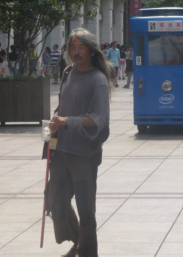 犀利哥的师傅.jpg