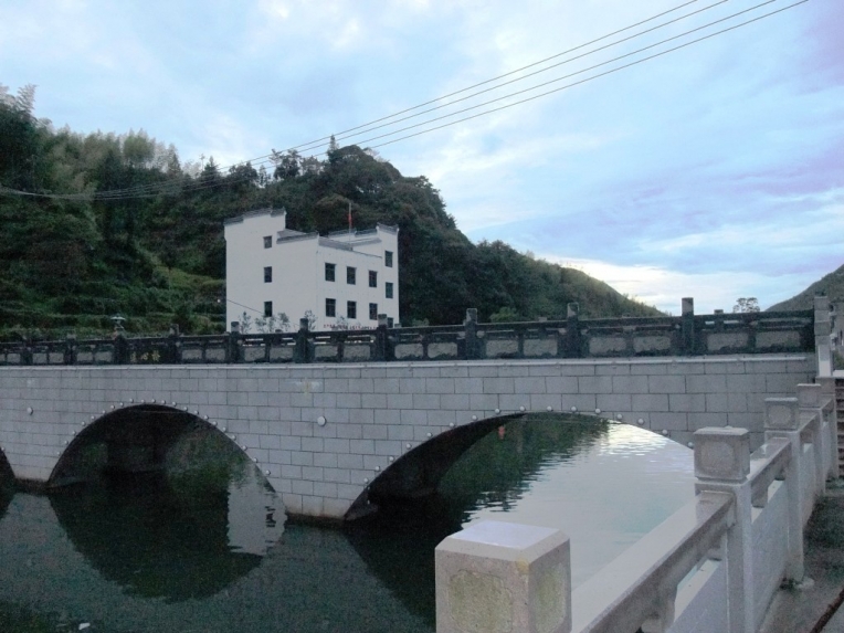 照片 439354.jpg